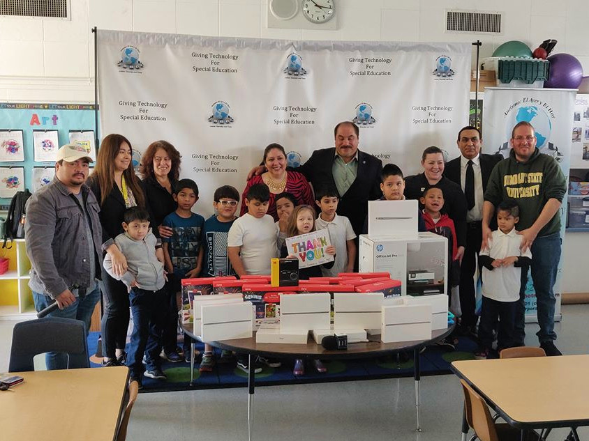 iPad minis donated to Redwood City school's special ed program