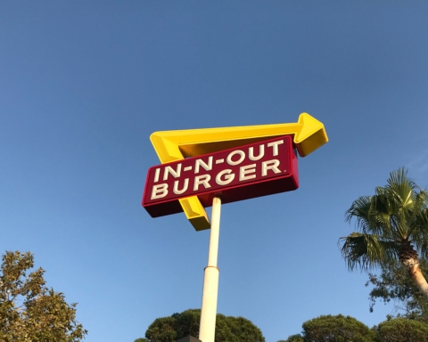Florida official tries to lure In-N-Out Burger to Sunshine state in wake of controversy