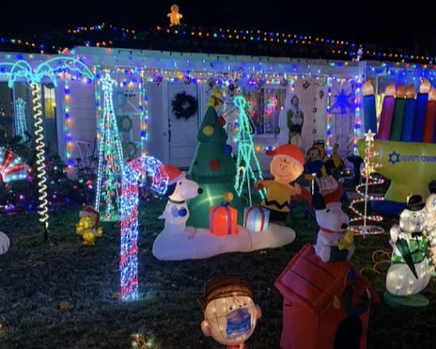 Redwood City invites community to enter homes into holiday decorations contest