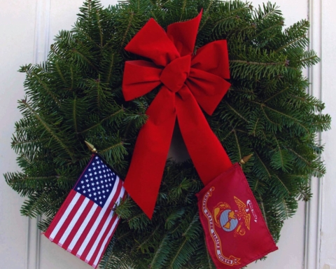 Christmas Wreaths to Bring Christmas Spirit to Veteran Spirits