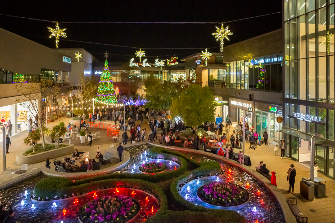 Holiday season kicks off at Hillsdale Shopping Center